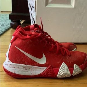 Kyrie 4 size 7.5